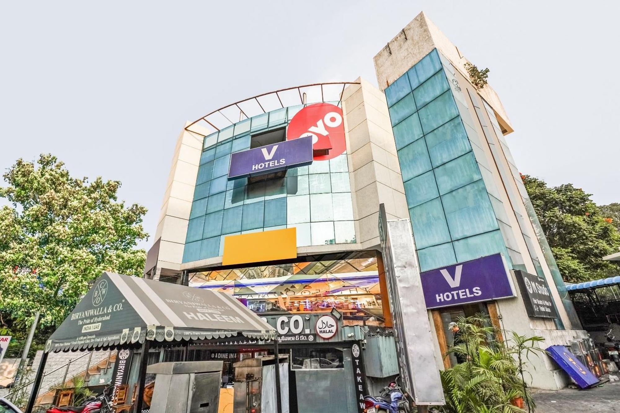 OYO 5527 Hanvi Inn Hyderabad Exteriör bild