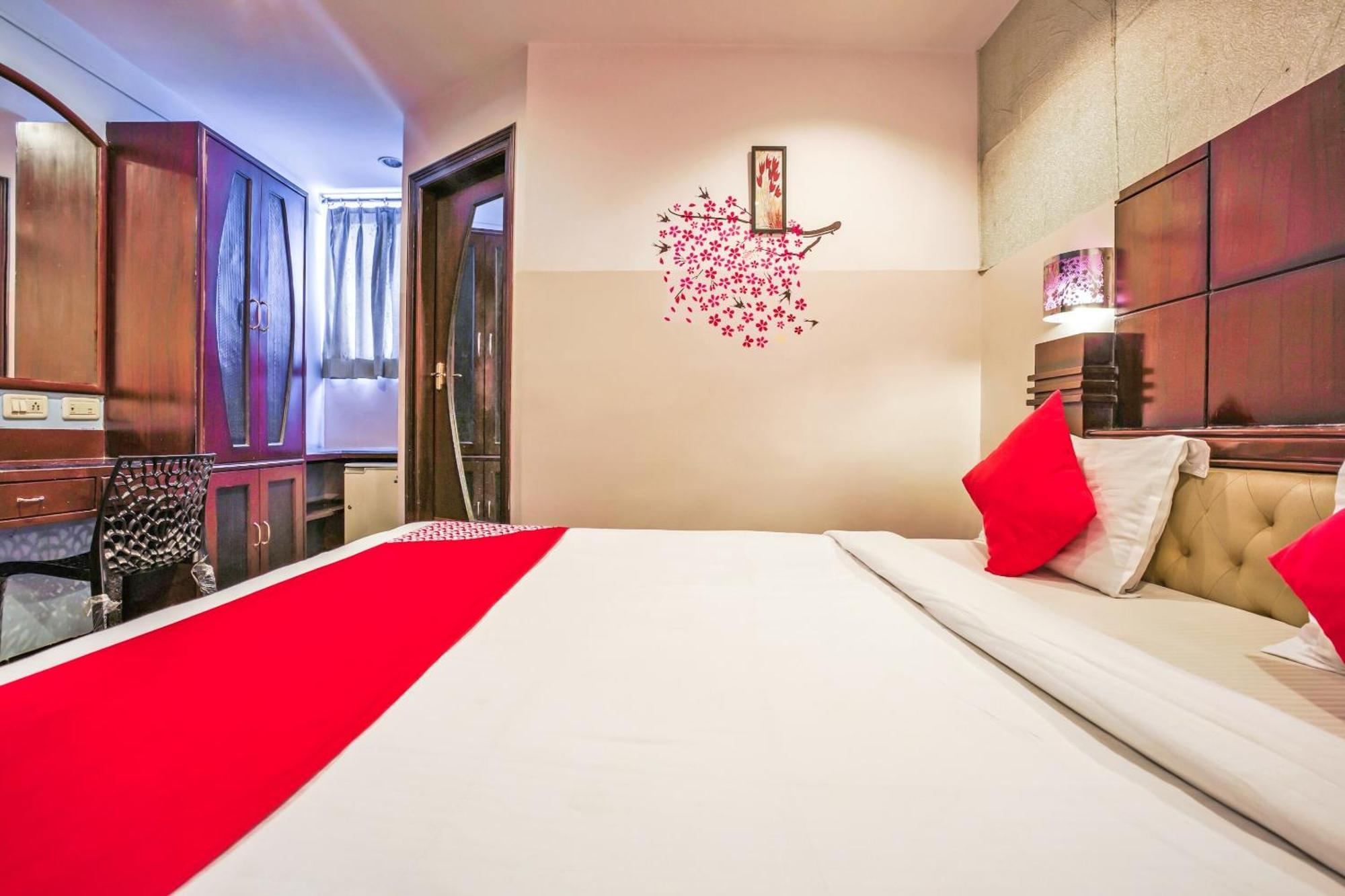 OYO 5527 Hanvi Inn Hyderabad Exteriör bild