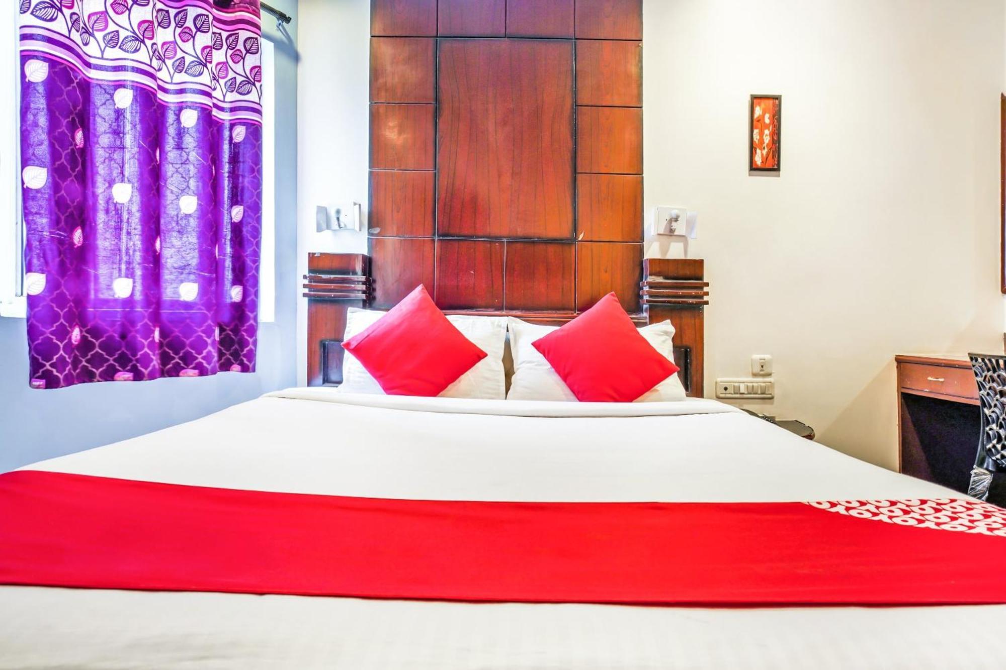OYO 5527 Hanvi Inn Hyderabad Exteriör bild